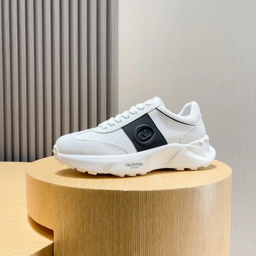 Men's Men's Shoes 💰P520💰[VALENTINO] Huanu Tianlun Fashionable Casual Sports Shoes Original model opening, new models available first! Not high-profile yet avant-garde! Simple, low-key and fashionable, super versatile style, the upper is made of original cowhide, luxurious sheepskin lining craftsmanship, sole: the original sole is specially provided by the original factory and is super comfortable. The version is comfortable on the feet and is so strict on any small area. Size: 38-45 (45 is custom-made and cannot be returned or exchanged)
